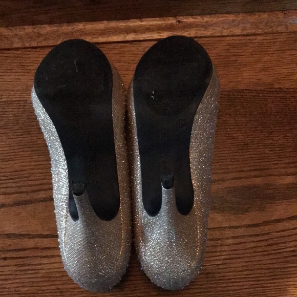 Silver Slipper high heels - Picture 3 of 4